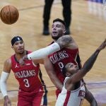 Willy Hernangomez fue uno de los mejores jugadores de los Pelicans en la victoria contra los Rockets.