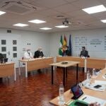 El presidente de la Junta de Andalucía, Juanma Moreno, preside en Córdoba la reunión del comité de expertos