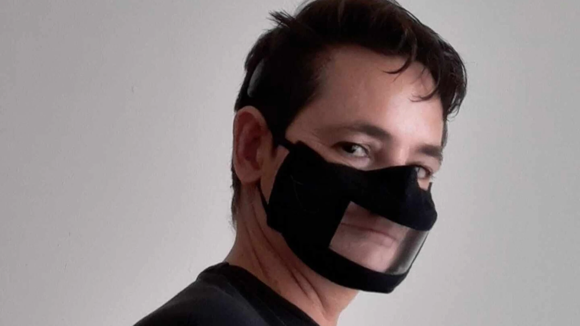Marcos Lechet, uno de los principales luchadores por conseguir la homologación de las mascarillas transparentes