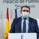 El consejero de Sanidad, Jesús Fernández Sanz en rueda de prensa para informar de las principales medidas adoptadas en el Consejo de Gobierno extraordinario de este jueves para levantar algunas de las restricciones vigentes desde el pasado 18 de enero