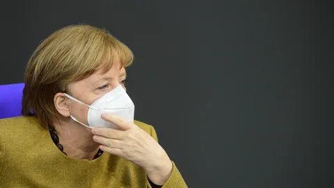 La canciller alemana, Angela Merkel, durante el debate de este jueves en el Bundestag