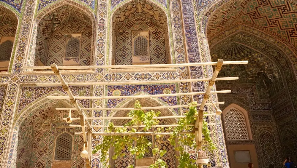 Las coloridas mezquitas de Samarcanda son el mayor atractivo para cualquier viajero de la Ruta de la Seda.