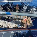 Los equipos de rescate de la Guardia Costera estadounidense interceptaron en mar abierto a ocho migrantes cubanos que viajaban en una pequeña y precaria embarcación cerca de los Cayos de Florida este mes