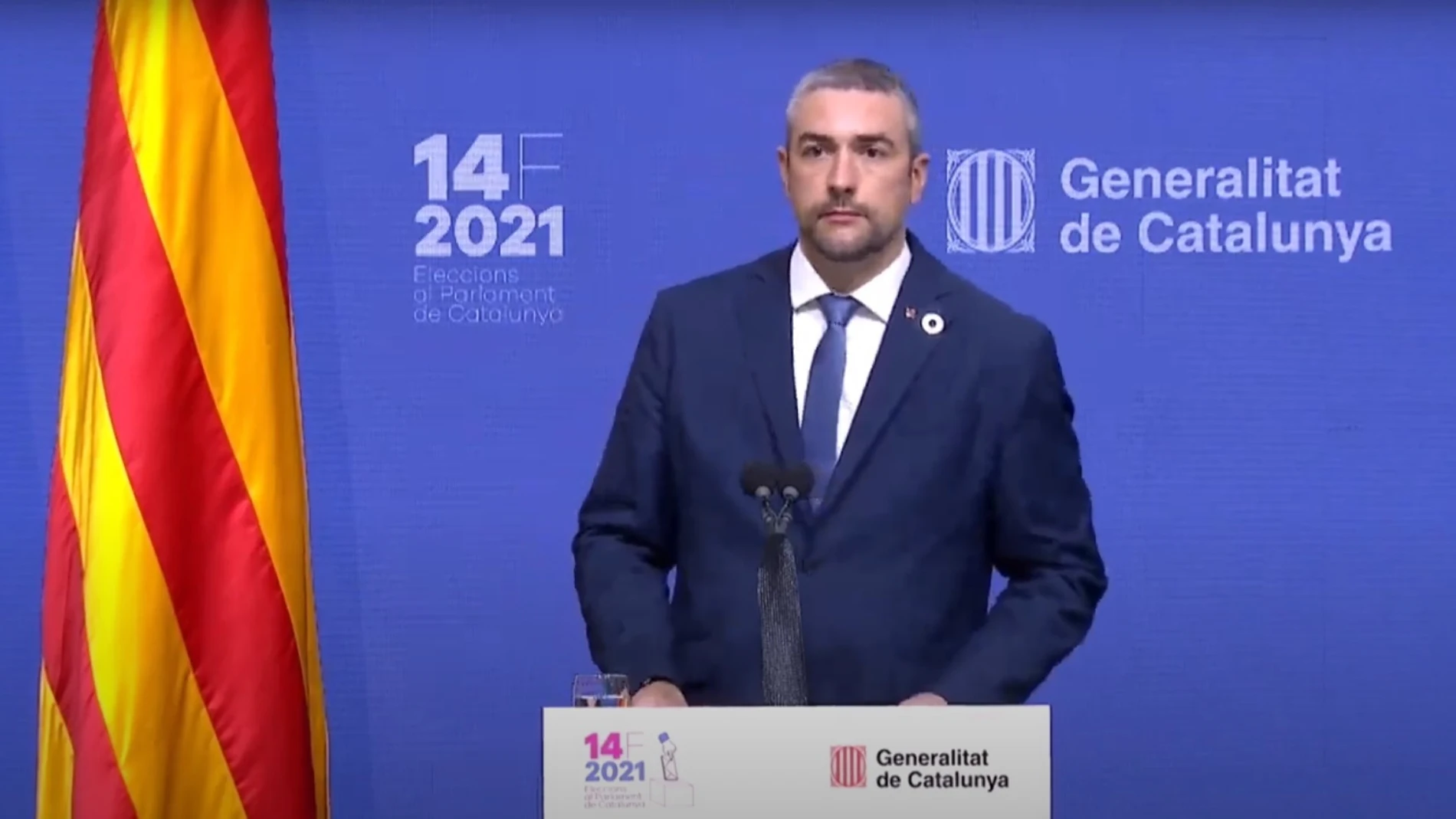 El conseller de Acción Exterior, Relaciones Institucionales y Transparencia, Bernat Solé, en una rueda de prensa sobre las elecciones catalanas del 14F.