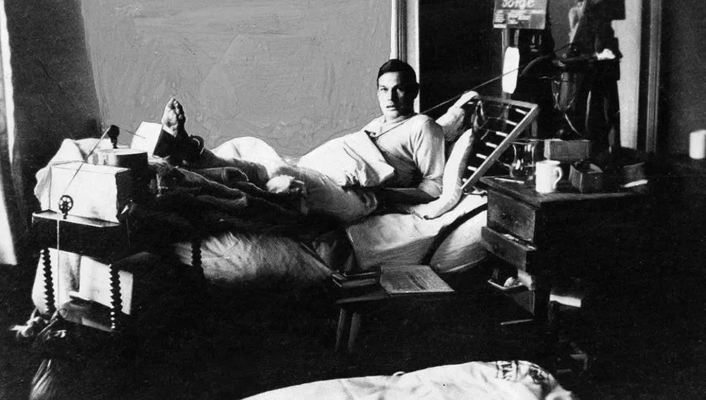 Richard Sorge tuvo que pasar una temporada ingresado en el hospital. Fue herido en una pierna durante la Primera Guerra Mundial .