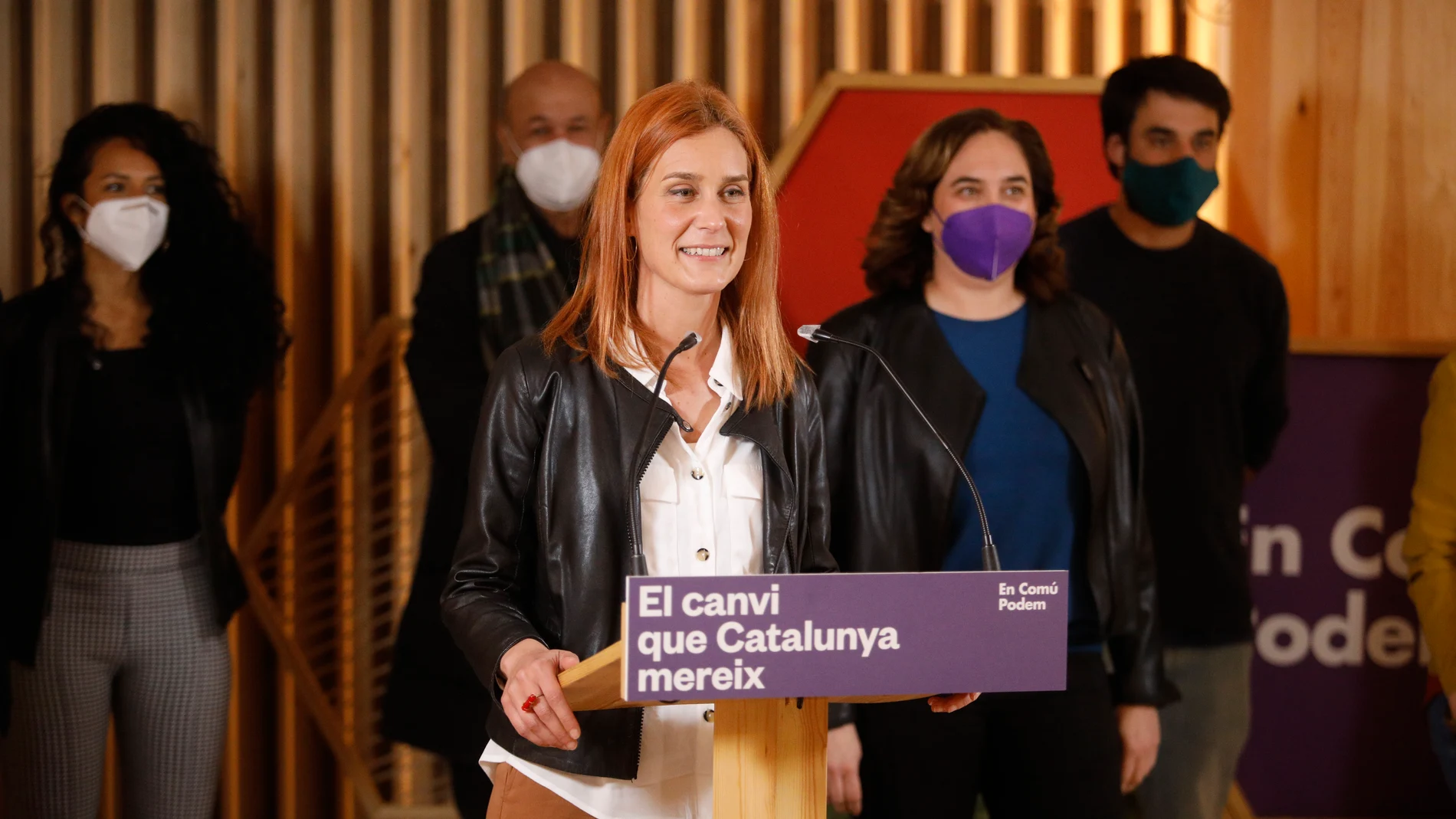 La candidata de los Comuns a la presidencia de la Generalitat, Jéssica Albiach, ofrece una rueda de prensa en la sede de su partido