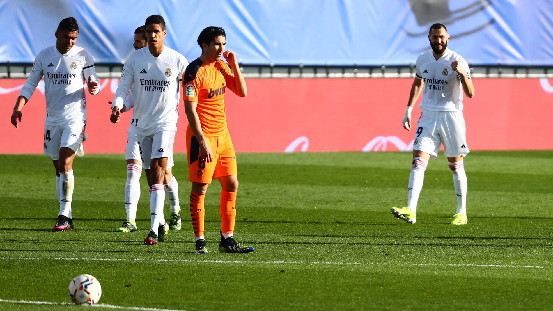 Benzema marcó el primer gol del Real Madrid-Valencia de LaLiga