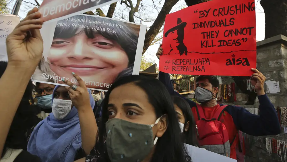 Protestas en Bangalore, India, ayer, tras la detención de la joven activista