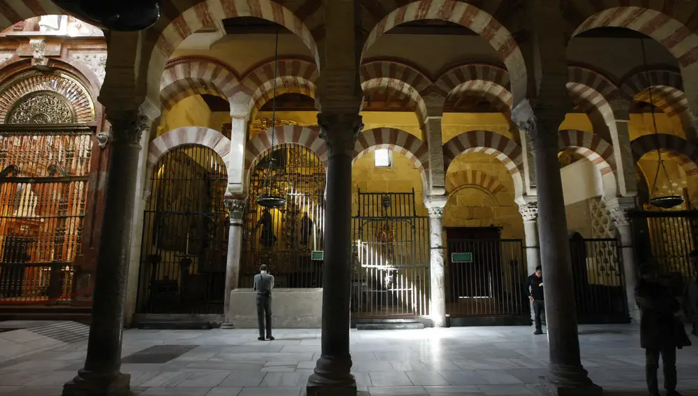 Los Registradores de la Propiedad certifican que los 35.000 bienes registrados durante la ley hipotecaria de Aznar cuentan con “el título material a su favor”.