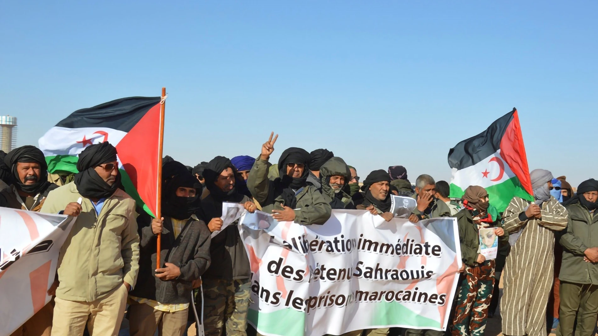 Imagen de saharaouis en los campamentos de Tinduf. EFE/ Malainin Mistafa