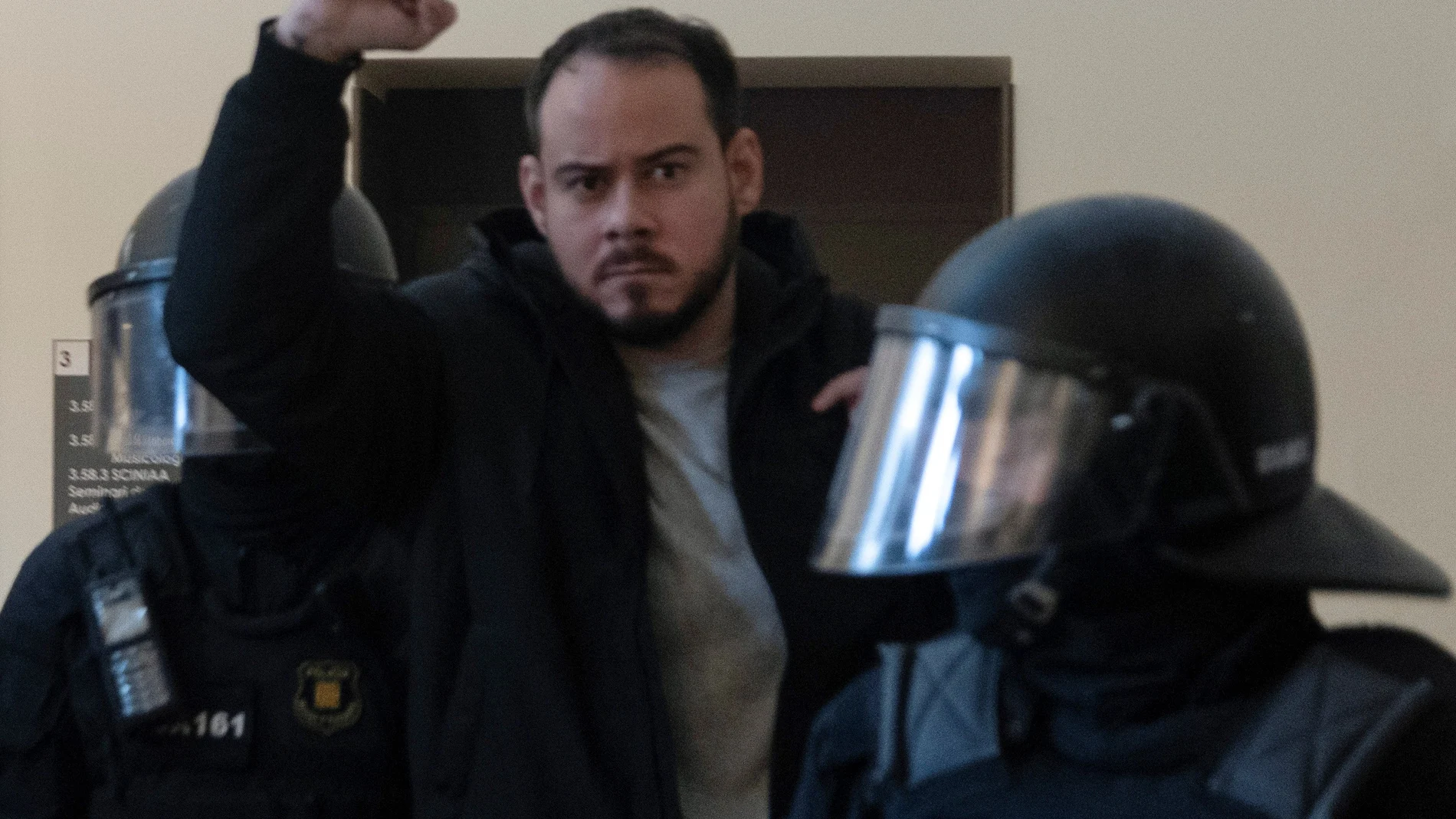 Pablo Hasel, tras su detención por los Mossos d'Esquadra en la Universidad de Lleida