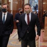 El líder de Vox, Santiago Abascal, junto al portavoz del partido en el Congreso, Iván Espinosa de los Monteros