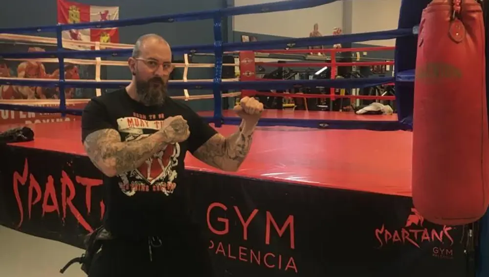 Óscar Javier Triana, en su gimnasio donde se imparten clases de boxeo