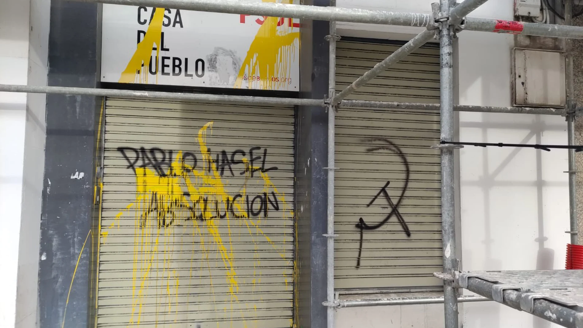 Pintadas en la sede del PSOE de Burgos