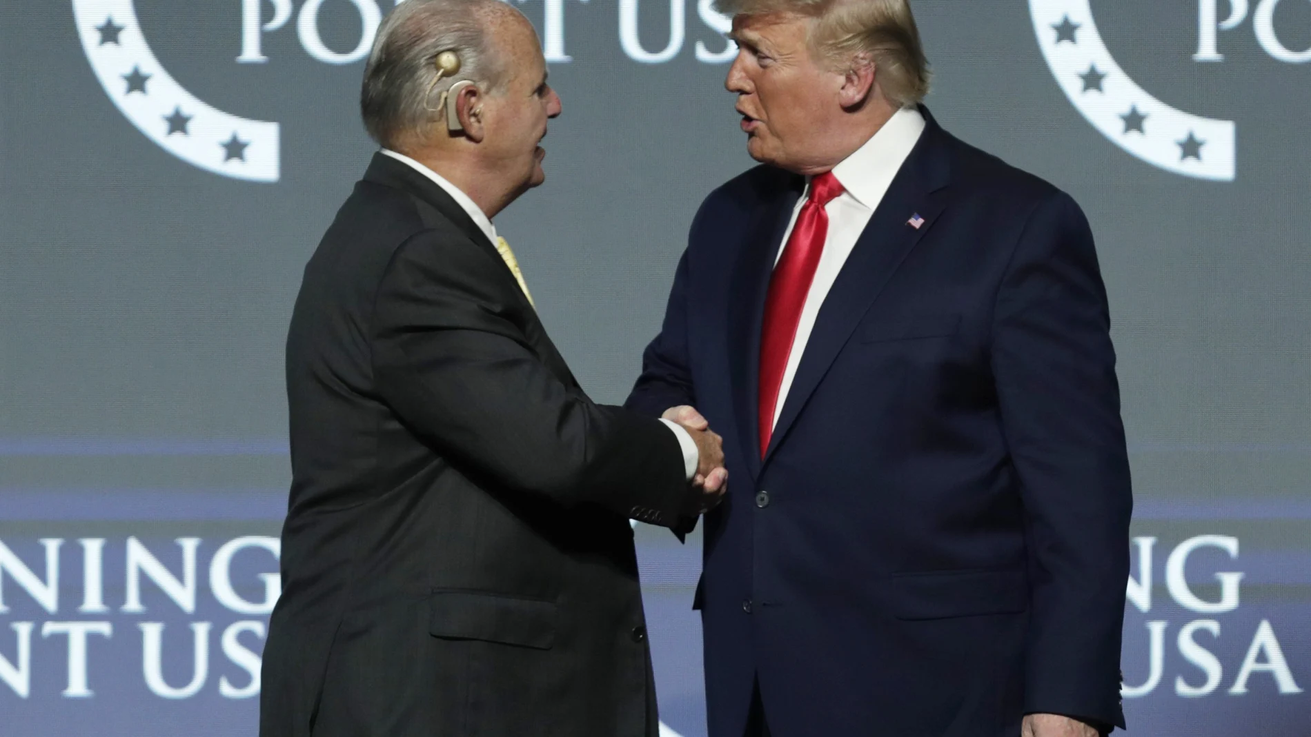 Rush Limbaugh junto a Donald Trump en 2019