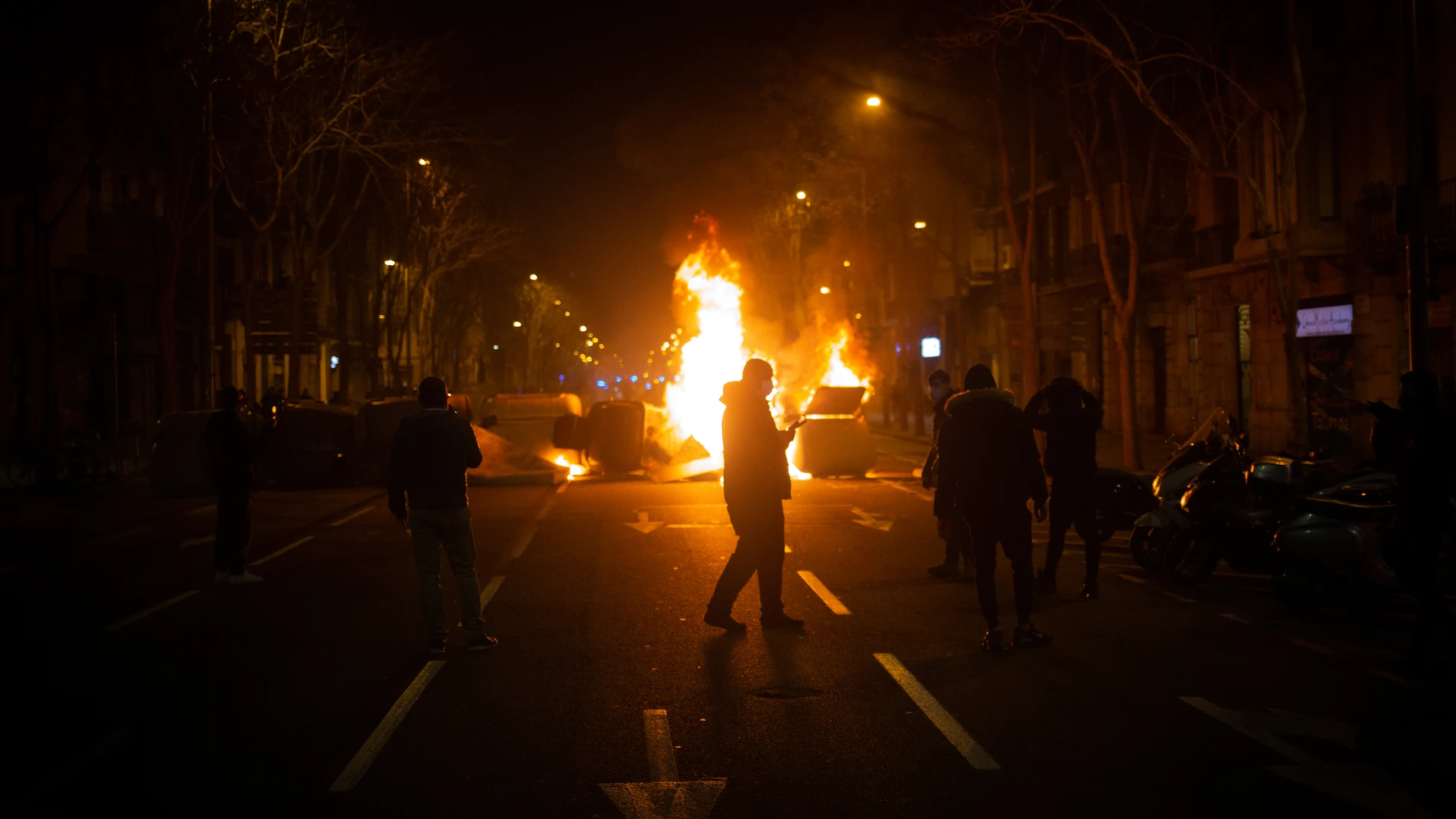 Barricadas durante unos disturbios en Barcelona. David Zorrakino / Europa Press