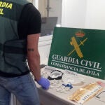 La Guardia Civil desmantela dos puntos de venta de droga en La Adrada