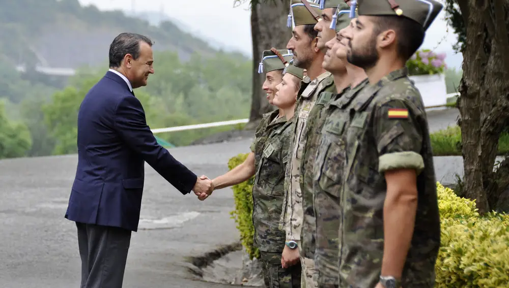 Agustín Conde en 2017 en una visita a una instalación militar