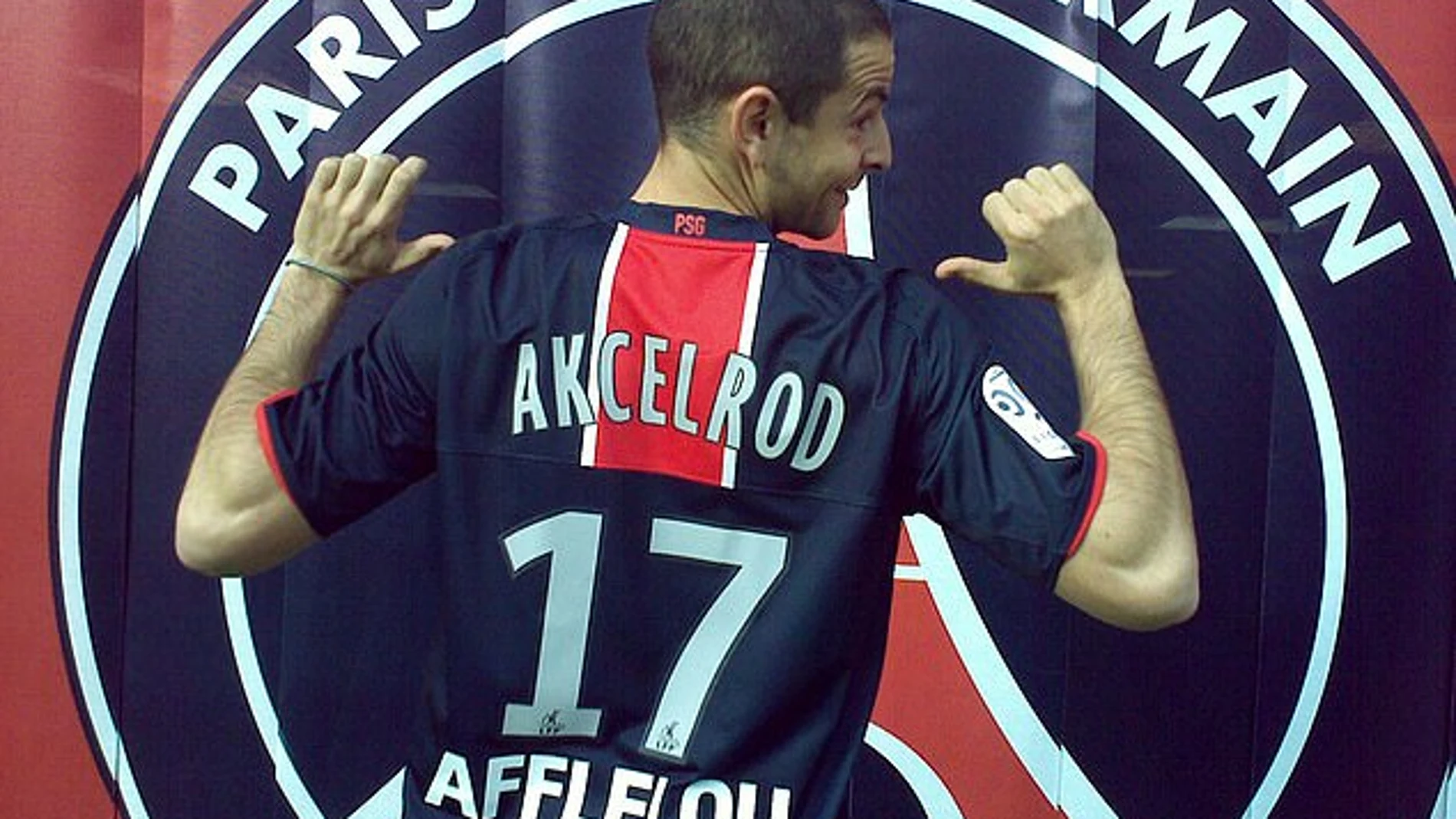 Gregoire Akcelrod se hizo pasar por futbolista del PSG.