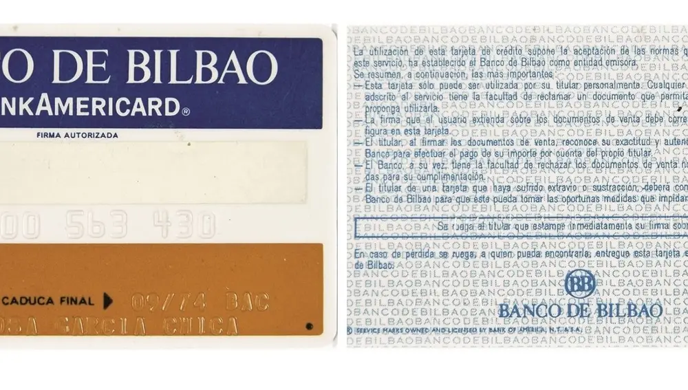 Tarjeta de Banco de Bilbao en 1971 realizada de plástico. En la parte delantera se incluía los datos del titular y la numeración. En el reverso, se incluían las condiciones del contrato / BBVA