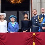 Una de las últimas imágenes de la familia real británica con la reina Isabel II antes de la marcha de los duques de Sussex