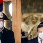 El primer ministro italiano Mario Draghi durante una de sus primeras ceremonias como "premier" el viernes en Roma