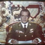 Juan Carlos I el día 24 de febrero de 1981dirige un mensaje televisado a la nación tras el intento de golpe de estado del 23-F