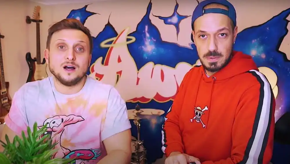 Los youtubers franceses Mcfly (izquierda) y Carlito en uno de sus vídeos en la red