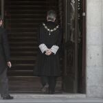 El presidente del Tribunal Supremo y del Consejo General del Poder Judicial (CGPJ), Carlos Lesmes entra al Palacio de Justicia, para asistir al acto de apertura del año judicial 2020/2021, en Madrid