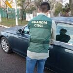 La Guardia Civil detiene a cuatro personas por robos violentos de joyas y por tener armas