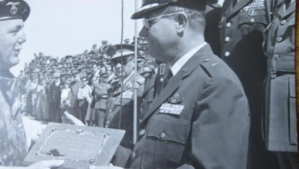 Julio Coloma Gallego, primer general de paracaidistas