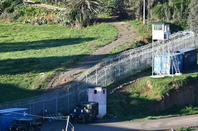 La Guardia Civil utiliza por primera vez el sistema de esclusas en el vallado de Ceuta