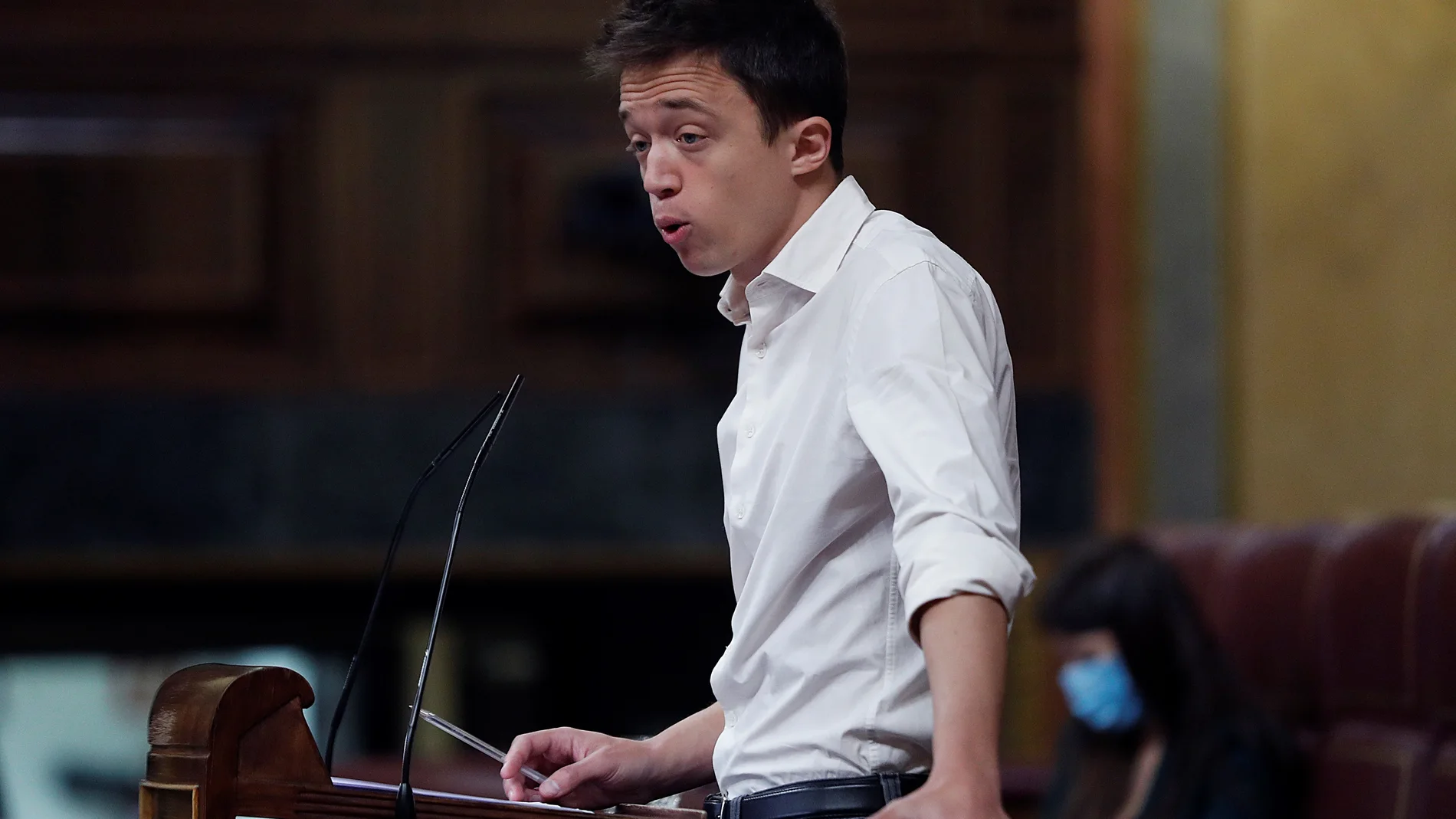 El portavoz de Más País en el Congreso Íñigo Errejón interviene en el pleno del Congreso en el que el presidente del Gobierno, Pedro Sánchez, dio cuenta de los datos y gestiones del Gobierno en relación a la aplicación del estado de alarma, este miércoles.