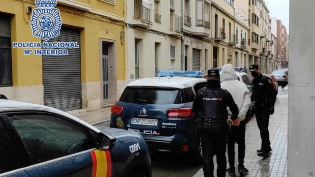 Detenido por tener a trabajadores con jornadas de más de 50 horas semanales