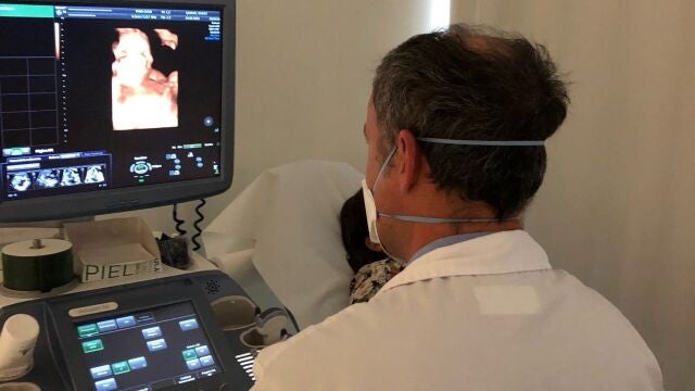 Manuel Perea, ginecólogo del Quirónsalud Sagrado Corazón
