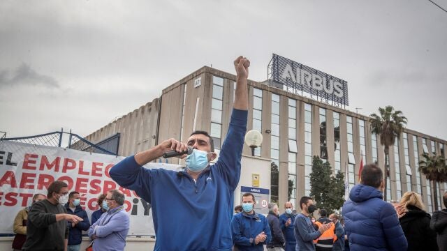 Los trabajadores en una de las concentraciones por el empleo