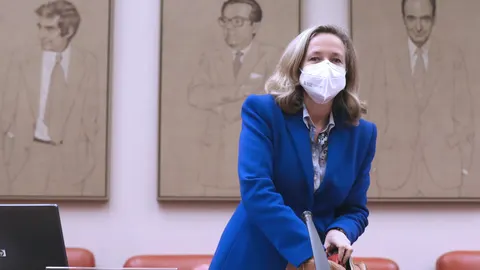 La vicepresidenta de Asuntos Económicos, Nadia Calviño, durante su comparecencia en la Comisión Mixta Congreso y Senado de la UE