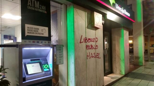 Pintada aparecida en Palencia pidiendo la libertad para Pablo Hasel