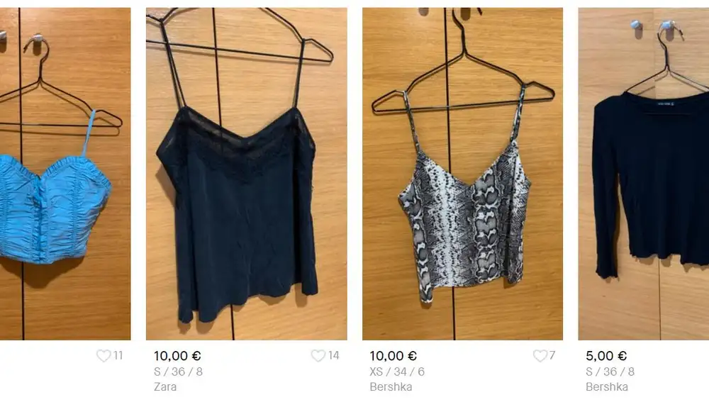 Algunas de las prendas de segunda mano que Julia Janeiro vende en internet