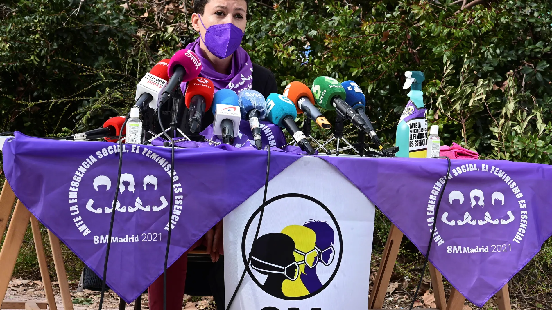 La integrante de la Comisión organizadora del 8M Arancha López Sánchez durante la rueda de prensa organizada por el Movimiento Feminista este viernes en Madrid