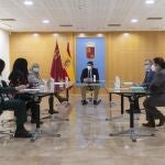El presidente de la Región de Murcia, Fernando López Miras, mantiene una reunión con representantes de Feafes