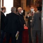 El presidente de la Generalitat, Ximo Puig, conversa con los representantes de las organizaciones agrarias
