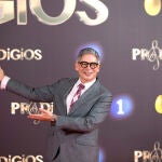 Boris Izaguirre posa en photocall durante la presentación de la tercera temporada de 'Prodigios' en RTVE