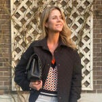Amelia Bono con chaleco de Zara.