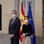 GRAF6461. MADRID, 02/03/2021.- El rey Felipe VI y la reina Letizia durante la entrega de los Premios Nacionales del Deporte 2018, este martes en el Palacio del Pardo en Madrid. EFE/Emilio Naranjo / POOL