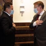 El presidente del Valencia Club de Futbol, Anil Murthy, y el president de la Generalitat, Ximo Puig, en su última reunión, el pasado 2 de marzo