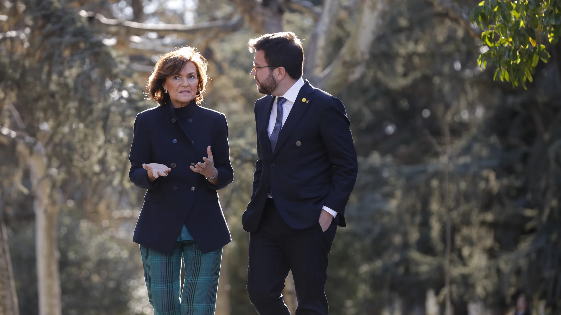 Carmen Calvo y Pere Aragonés, en la reunión de la mesa de diálogo en Moncloa en febrero de 2020