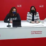 La secretaria de Organización del PSOE de Castilla y León, Ana Sánchez (derecha), y la secretaria general del PSOE de Palencia, Miriam Andrés