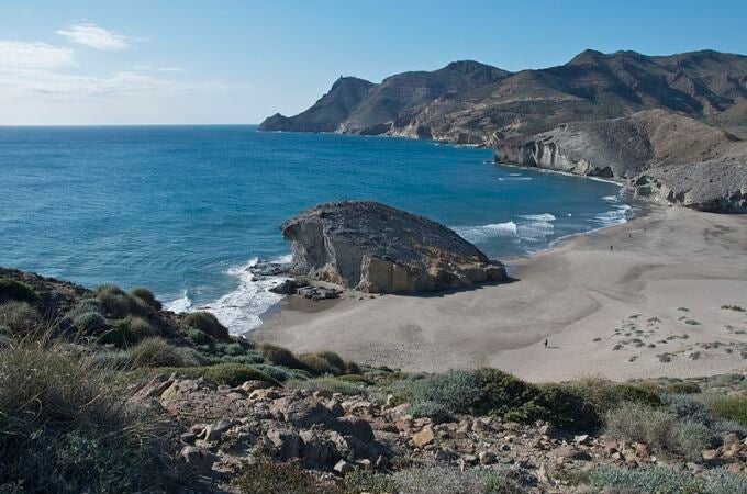 La playa de Mónsul, en Cabo de Gata-Níjar (Almería)