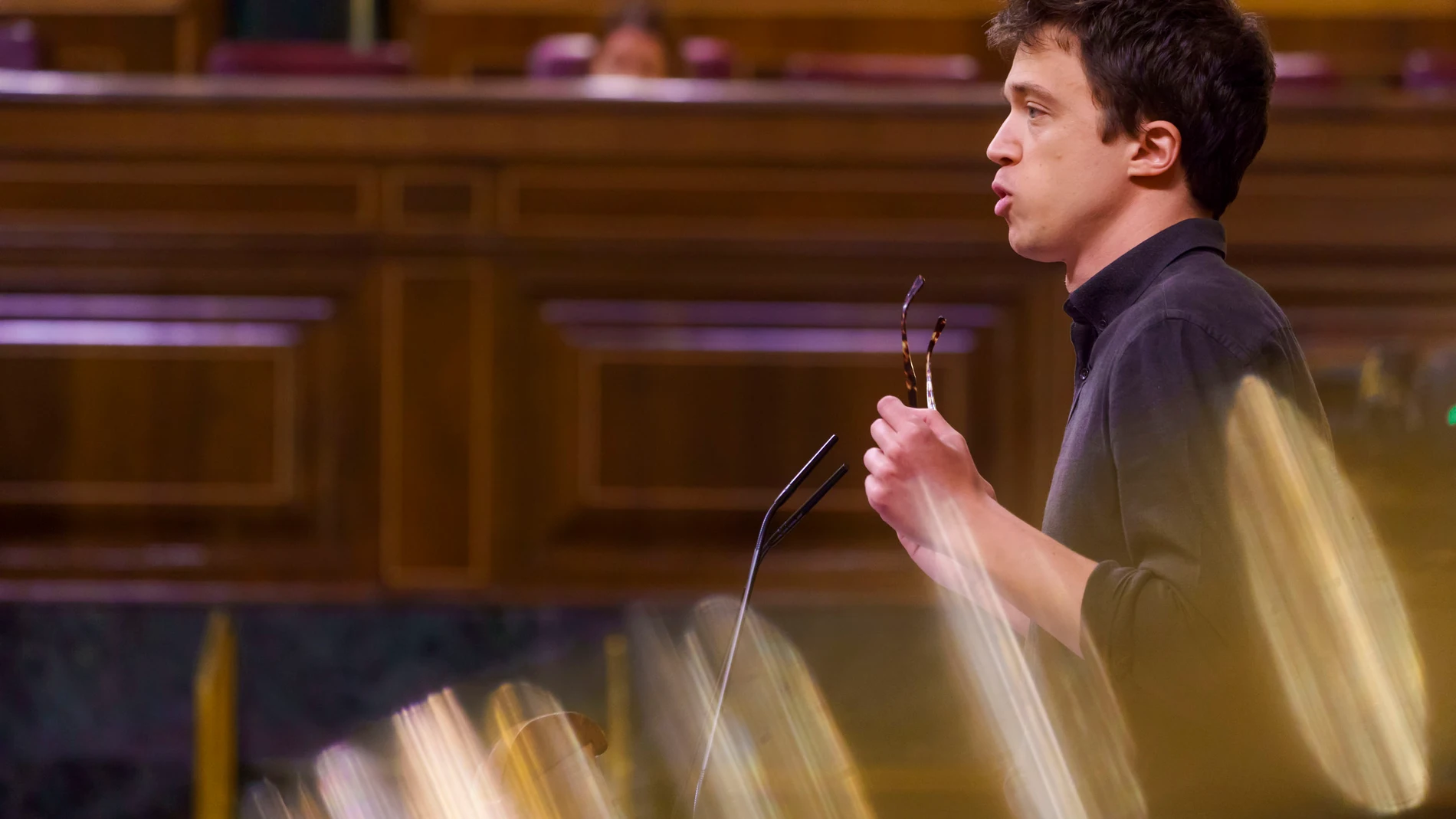 Íñigo Errejon, diputado de Mas País, habla durante un pleno en el Congreso de los Diputados.